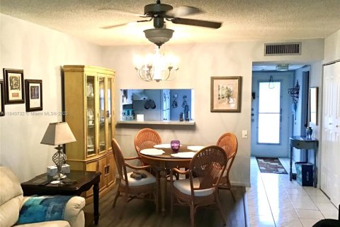 Condominio en venta en Tamarac, Florida, 1 dormitorio, 65.03 m2 № 1830202 - foto 4