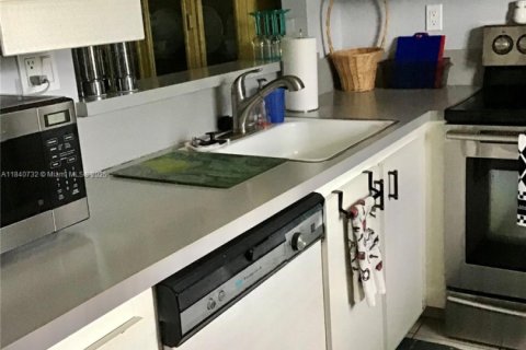 Condominio en venta en Tamarac, Florida, 1 dormitorio, 65.03 m2 № 1830202 - foto 3