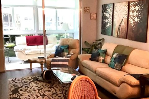 Condominio en venta en Tamarac, Florida, 1 dormitorio, 65.03 m2 № 1830202 - foto 5