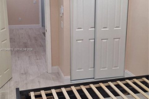 Immobilier commercial à louer à Lauderdale Lakes, Floride: 1 chambre, 111.58 m2 № 2005209 - photo 17