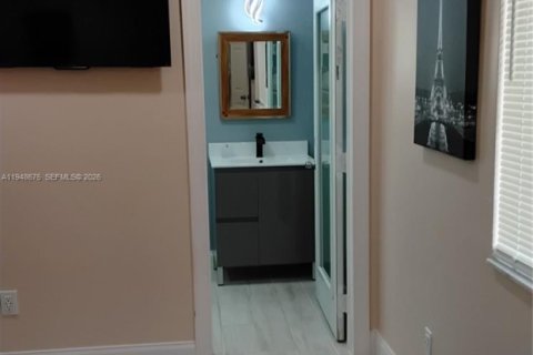 Immobilier commercial à louer à Lauderdale Lakes, Floride: 1 chambre, 111.58 m2 № 2005209 - photo 22