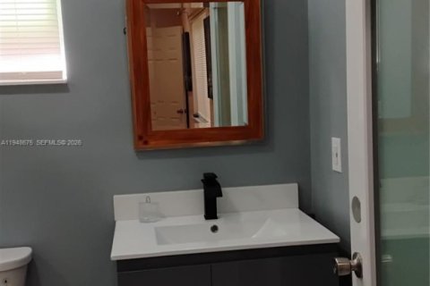 Immobilier commercial à louer à Lauderdale Lakes, Floride: 1 chambre, 111.58 m2 № 2005209 - photo 28