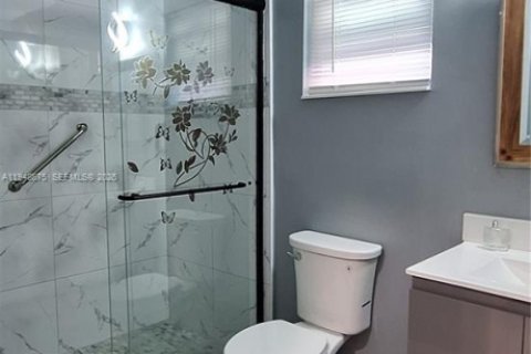 Снять в аренду коммерческую недвижимость в Лодердейл-Лейкс, Флорида 1 спальня, 111.58м2, № 2005209 - фото 11