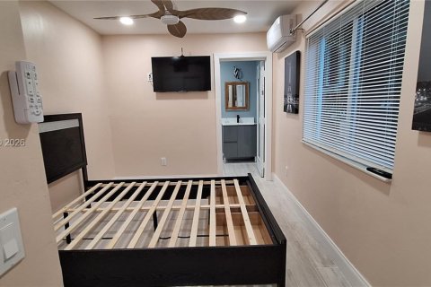 Снять в аренду коммерческую недвижимость в Лодердейл-Лейкс, Флорида 1 спальня, 111.58м2, № 2005209 - фото 7