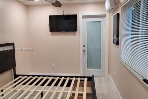 Immobilier commercial à louer à Lauderdale Lakes, Floride: 1 chambre, 111.58 m2 № 2005209 - photo 15