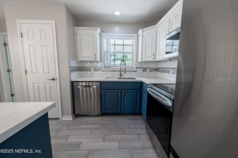 House in Lake Butler, Florida 3 bedrooms, 182.55 sq.m. № 1675323 - photo 14