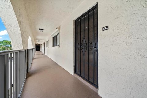 Copropriété à vendre à Cape Canaveral, Floride: 2 chambres, 103.68 m2 № 2101777 - photo 2