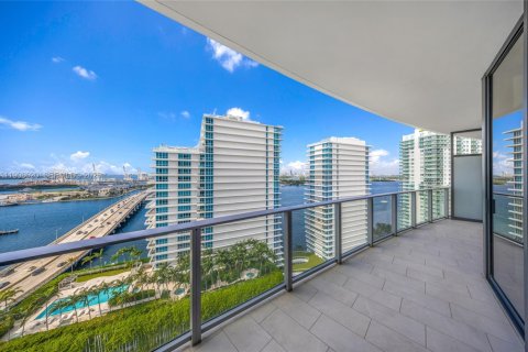 Снять в аренду кондоминиум в Майами-Бич, Флорида 1 спальня, 81.29м2, № 2034699 - фото 2