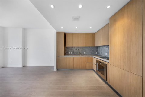 Снять в аренду кондоминиум в Майами-Бич, Флорида 1 спальня, 81.29м2, № 2034699 - фото 15