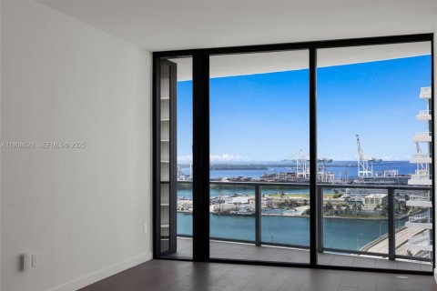 Снять в аренду кондоминиум в Майами-Бич, Флорида 1 спальня, 81.29м2, № 2034699 - фото 4