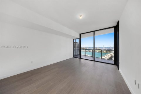 Снять в аренду кондоминиум в Майами-Бич, Флорида 1 спальня, 81.29м2, № 2034699 - фото 21