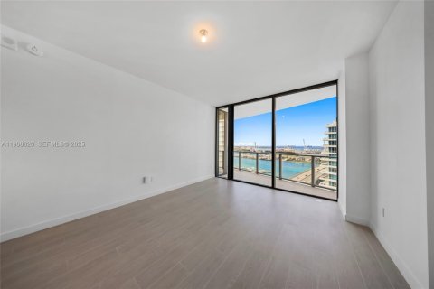 Снять в аренду кондоминиум в Майами-Бич, Флорида 1 спальня, 81.29м2, № 2034699 - фото 24