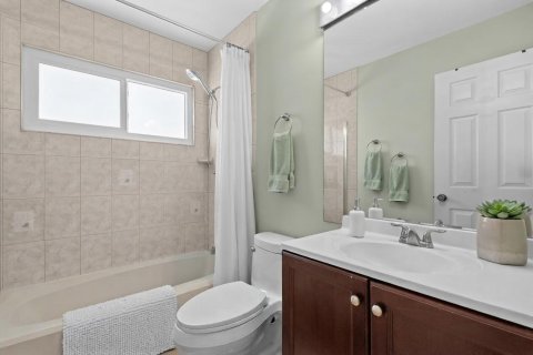 Villa ou maison à vendre à Port St. Lucie, Floride: 3 chambres, 176.51 m2 № 2407910 - photo 15