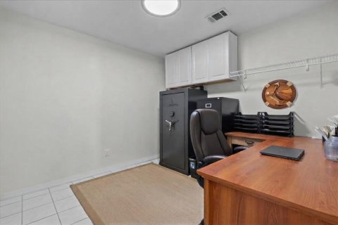 Villa ou maison à vendre à Port St. Lucie, Floride: 3 chambres, 176.51 m2 № 2407910 - photo 16