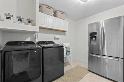Villa ou maison à vendre à Port St. Lucie, Floride: 3 chambres, 176.51 m2 № 2407910 - photo 17