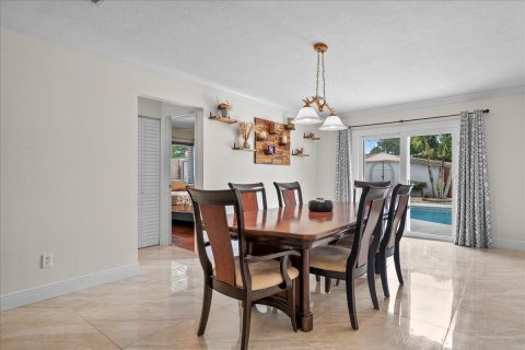 Villa ou maison à vendre à Port St. Lucie, Floride: 3 chambres, 176.51 m2 № 2407910 - photo 8