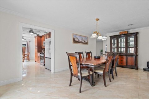 Villa ou maison à vendre à Port St. Lucie, Floride: 3 chambres, 176.51 m2 № 2407910 - photo 9
