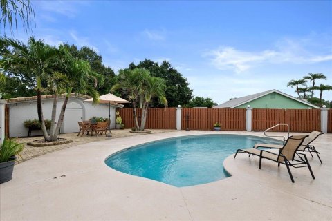 Villa ou maison à vendre à Port St. Lucie, Floride: 3 chambres, 176.51 m2 № 2407910 - photo 19