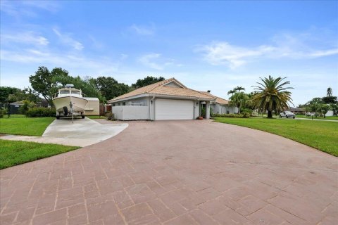 Villa ou maison à vendre à Port St. Lucie, Floride: 3 chambres, 176.51 m2 № 2407910 - photo 2