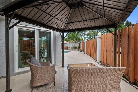 Villa ou maison à vendre à Port St. Lucie, Floride: 3 chambres, 176.51 m2 № 2407910 - photo 18