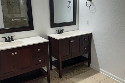 Townhouse in Orlando, Florida 3 bedrooms, 156.26 sq.m. № 2394369 - photo 11