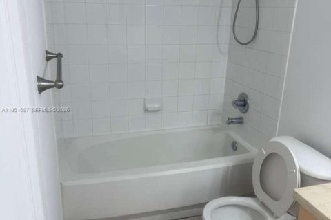 Copropriété à louer à West Palm Beach, Floride: 3 chambres, 120.77 m2 № 2006263 - photo 12