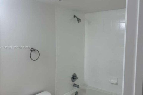 Copropriété à louer à West Palm Beach, Floride: 3 chambres, 120.77 m2 № 2006263 - photo 16