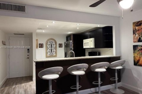 Condo in Hallandale Beach, Florida, 1 bedroom  № 2038557 - photo 28