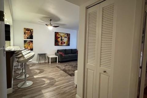 Condo in Hallandale Beach, Florida, 1 bedroom  № 2038557 - photo 25