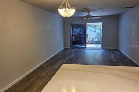 Townhouse in Tampa, Florida 2 bedrooms, 91.14 sq.m. № 1718120 - photo 22