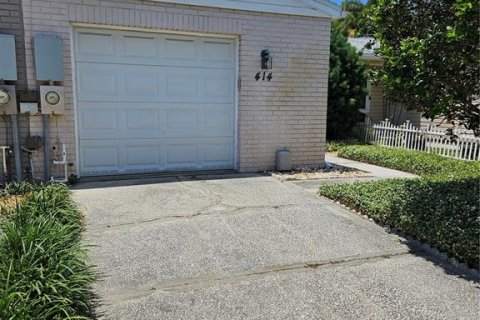 Townhouse in Tampa, Florida 2 bedrooms, 91.14 sq.m. № 1718120 - photo 1