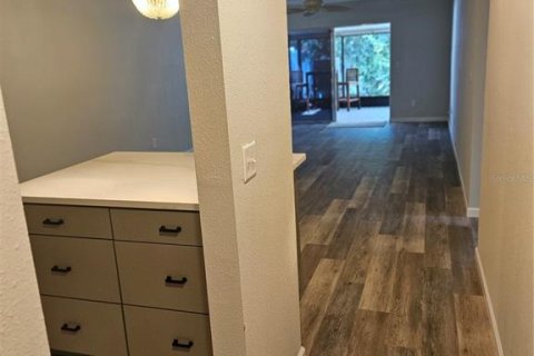 Townhouse in Tampa, Florida 2 bedrooms, 91.14 sq.m. № 1718120 - photo 23