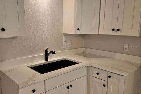 Townhouse in Tampa, Florida 2 bedrooms, 91.14 sq.m. № 1718120 - photo 13