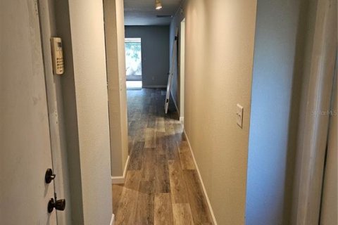 Townhouse in Tampa, Florida 2 bedrooms, 91.14 sq.m. № 1718120 - photo 28