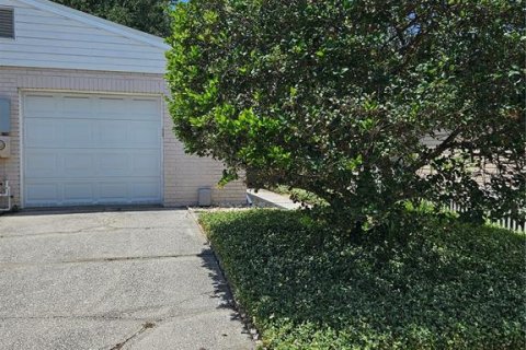 Townhouse in Tampa, Florida 2 bedrooms, 91.14 sq.m. № 1718120 - photo 2