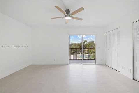 Condo in Pembroke Pines, Florida, 1 bedroom  № 1842821 - photo 12