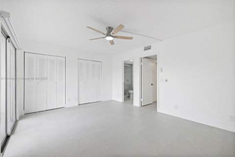 Condo in Pembroke Pines, Florida, 1 bedroom  № 1842821 - photo 17