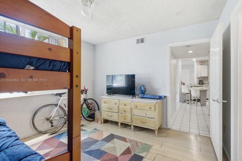 Condo in Pompano Beach, Florida, 2 bedrooms № 2249806 - photo 10