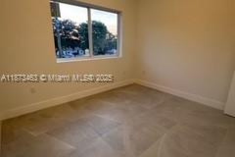 Casa en alquiler en Fort Lauderdale, Florida, 3 dormitorios № 2054854 - foto 4