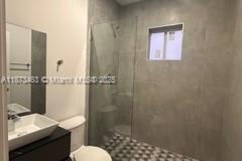 Casa en alquiler en Fort Lauderdale, Florida, 3 dormitorios № 2054854 - foto 11