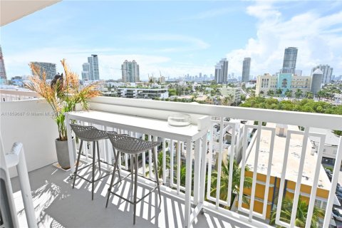 Condominio en venta en Miami Beach, Florida, 1 dormitorio, 61.22 m2 № 1888319 - foto 2