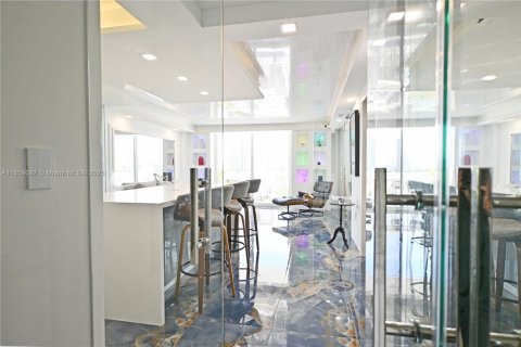 Condominio en venta en Miami Beach, Florida, 1 dormitorio, 61.22 m2 № 1888319 - foto 17