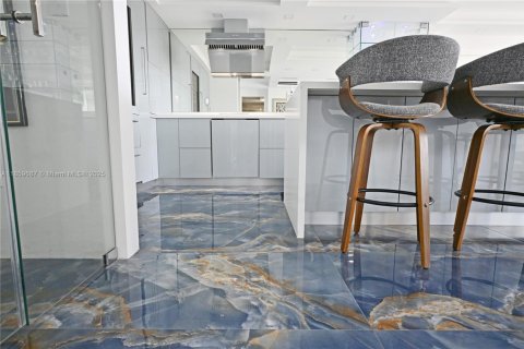Condominio en venta en Miami Beach, Florida, 1 dormitorio, 61.22 m2 № 1888319 - foto 21