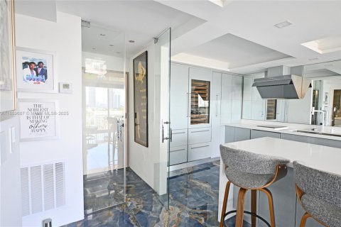 Condominio en venta en Miami Beach, Florida, 1 dormitorio, 61.22 m2 № 1888319 - foto 18