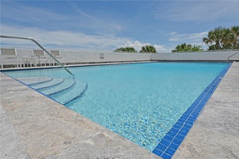 Condominio en venta en Miami Beach, Florida, 1 dormitorio, 61.22 m2 № 1888319 - foto 15