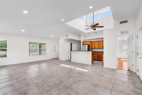 House in Hawthorne, Florida 2 bedrooms, 114.46 sq.m. № 1718497 - photo 11
