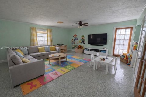 House in Hobe Sound, Florida 4 bedrooms, 214.98 sq.m. № 2041392 - photo 3