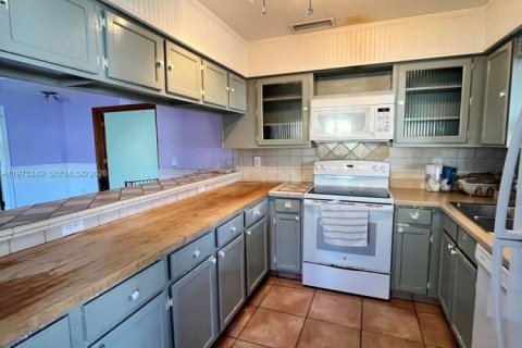 House in Hobe Sound, Florida 4 bedrooms, 214.98 sq.m. № 2041392 - photo 6