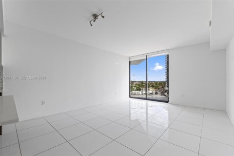 Copropriété à vendre à Doral, Floride: 1 chambre, 63.92 m2 № 2003148 - photo 12