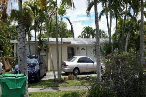 House in Lauderhill, Florida 3 bedrooms, 162.95 sq.m. № 2182721 - photo 3